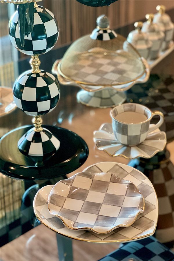 Checkered Gray 2-Piece Cake Plate