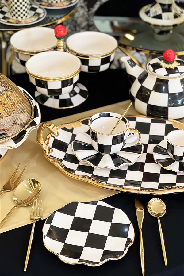 Checkered Black 6-Piece Cake Plate