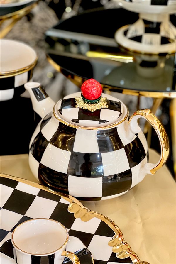 Checkered Black Chubby Teapot