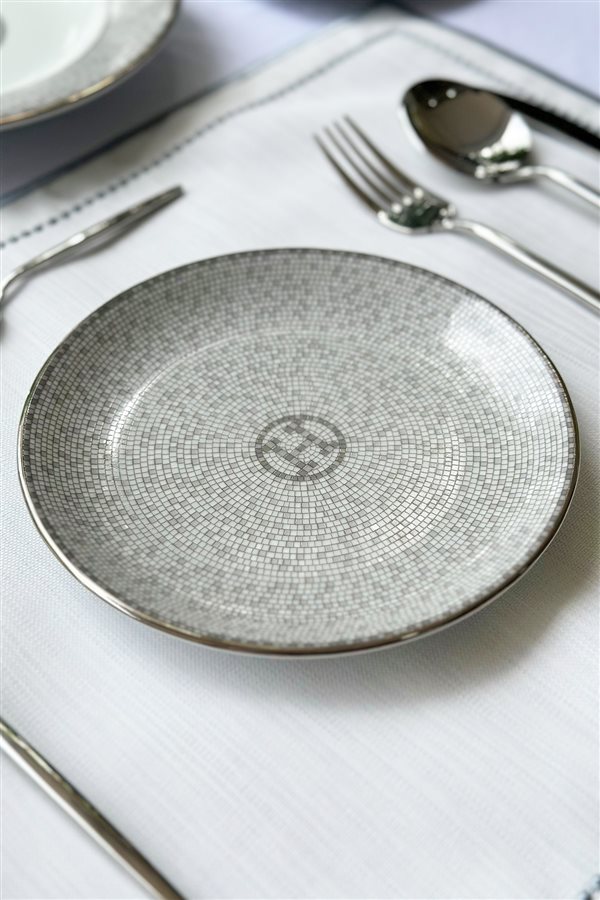 Mosaic Pattern Gray 30 Piece Dinnerware