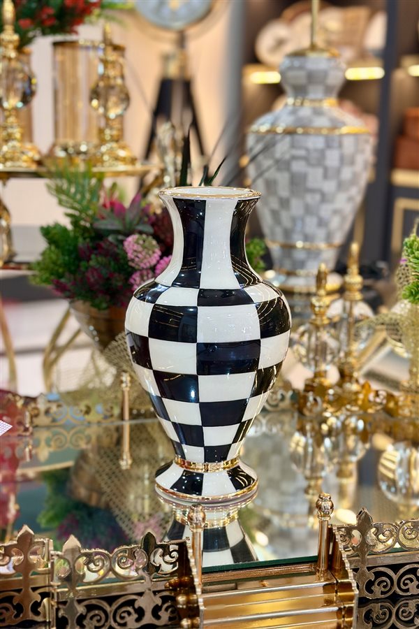 Checkered Black 28cm Classic Vase