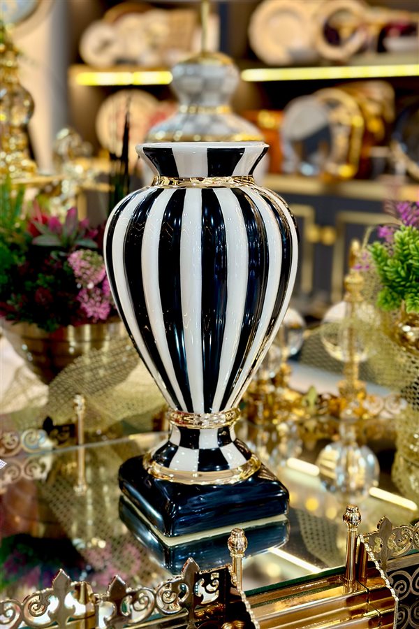 Checkered Black 35cm Slice Vase