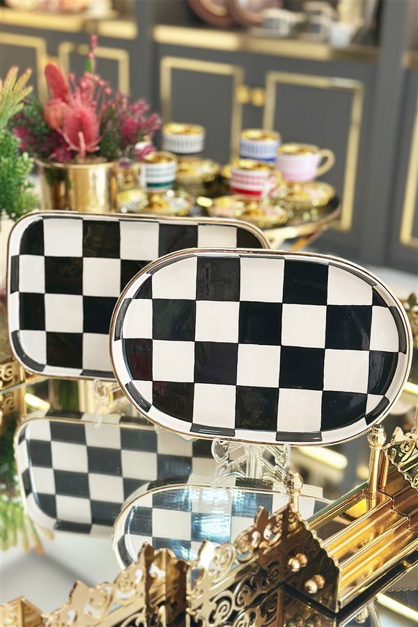 Checkered Black Oval Presentation Tray