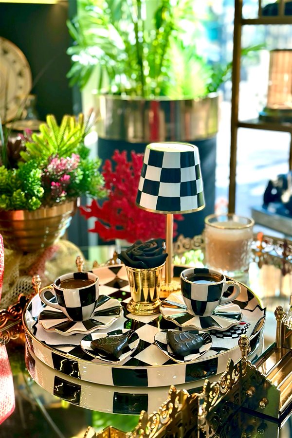 Checkered Black 35cm Round Tray